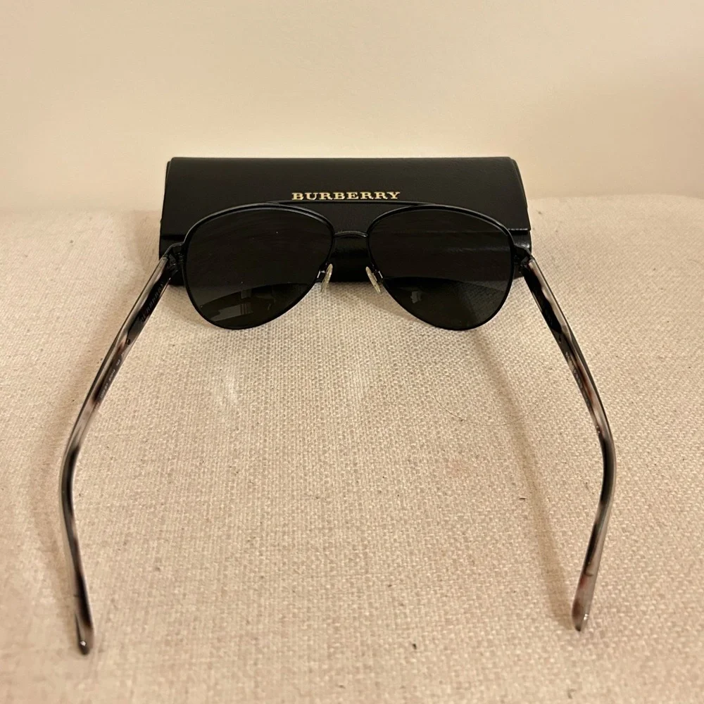 Burberry Aviators - Picture 3 of 7